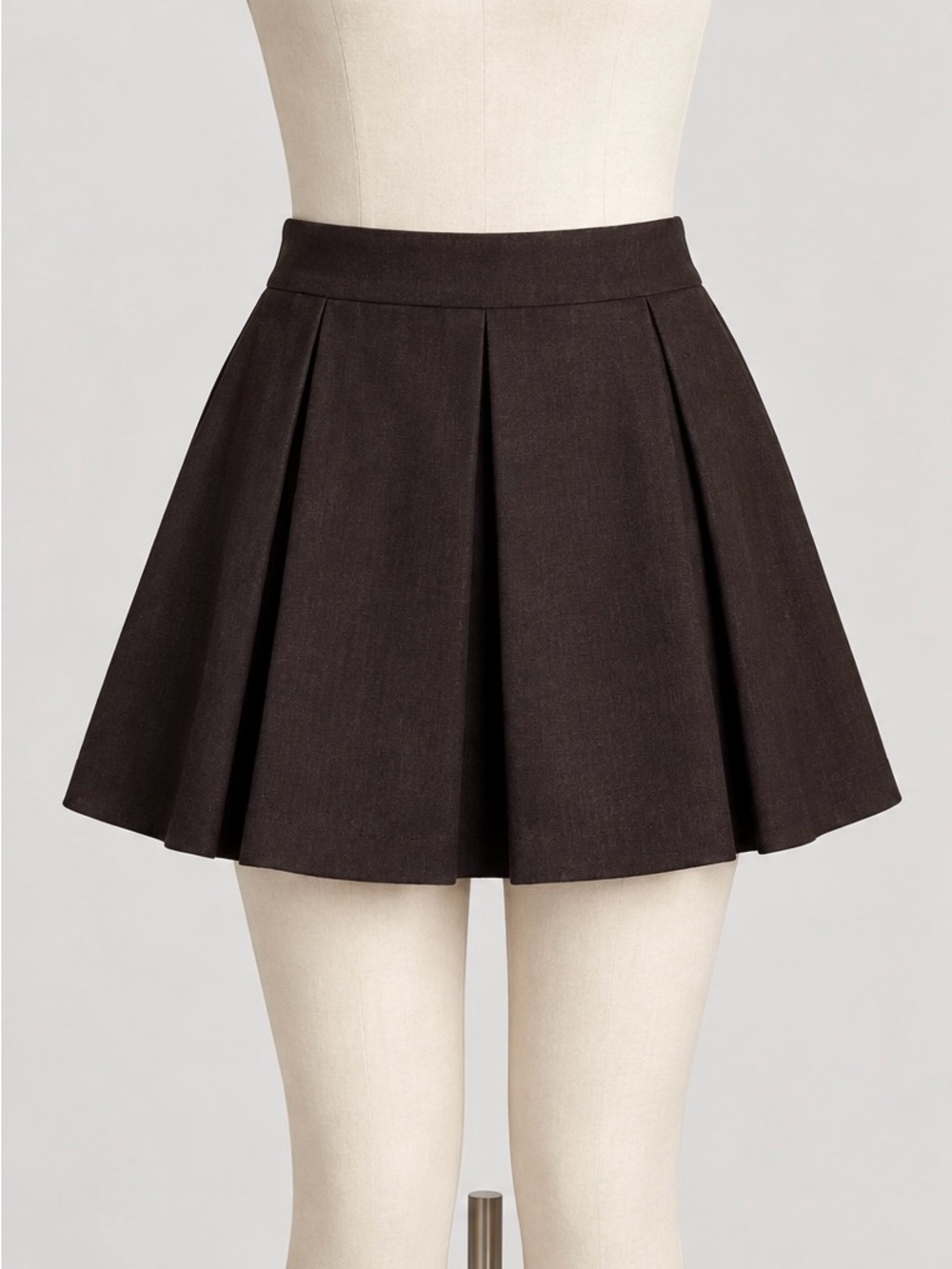 NWT Classic High-Waist Pleated Mini Skirt - Black